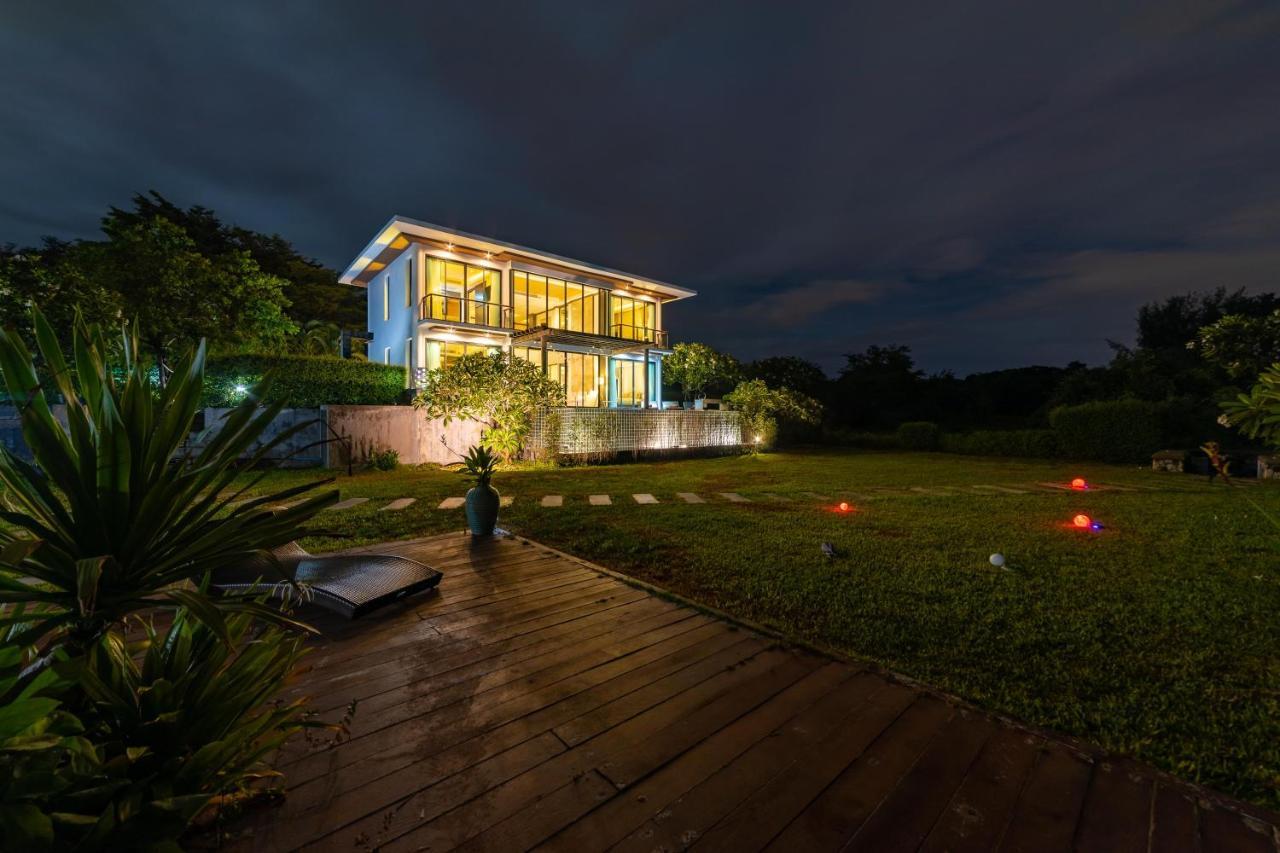 Beachfront Modern 4 Bedroom Pool Villa - Rv Хуа Хин Экстерьер фото