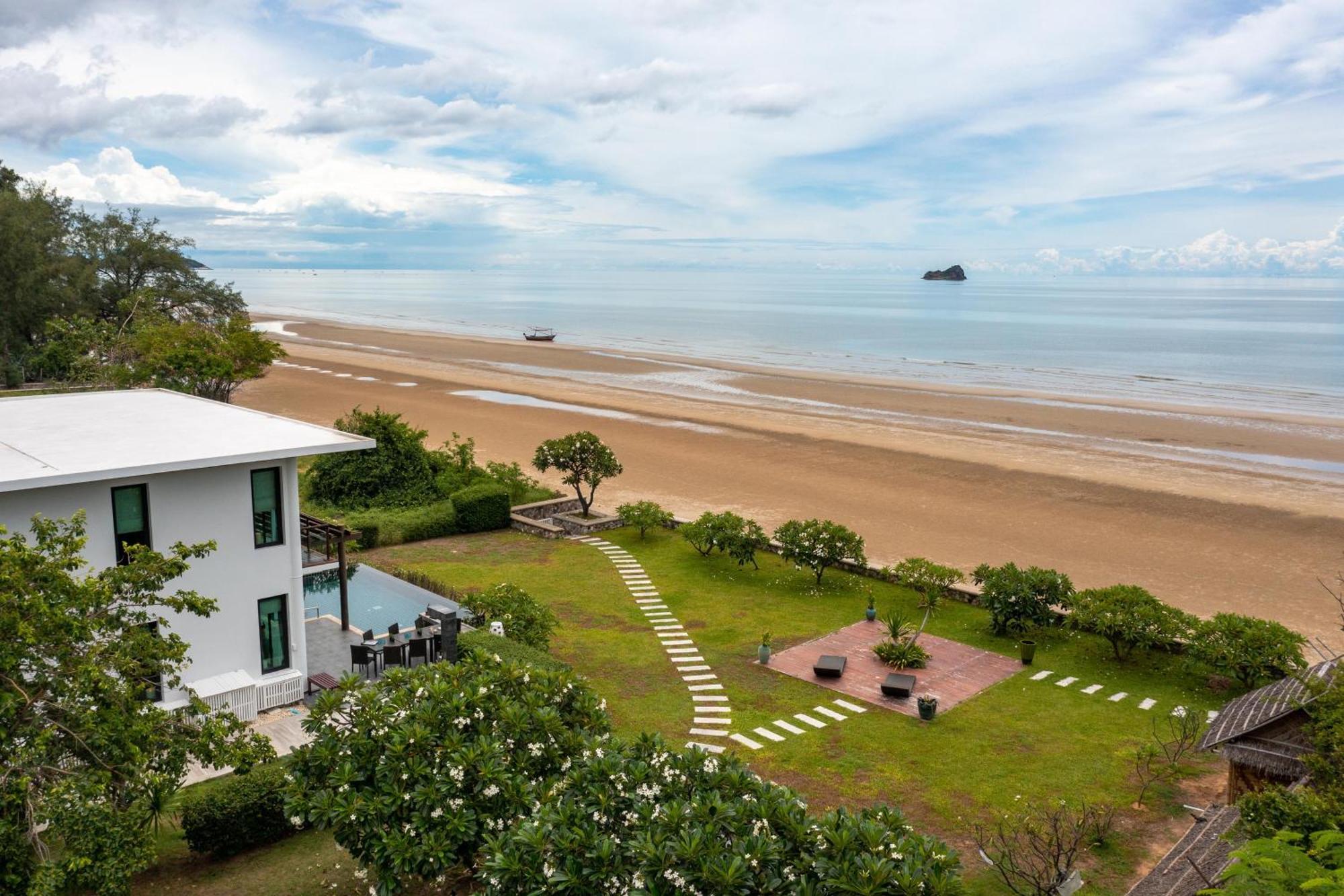 Beachfront Modern 4 Bedroom Pool Villa - Rv Хуа Хин Экстерьер фото