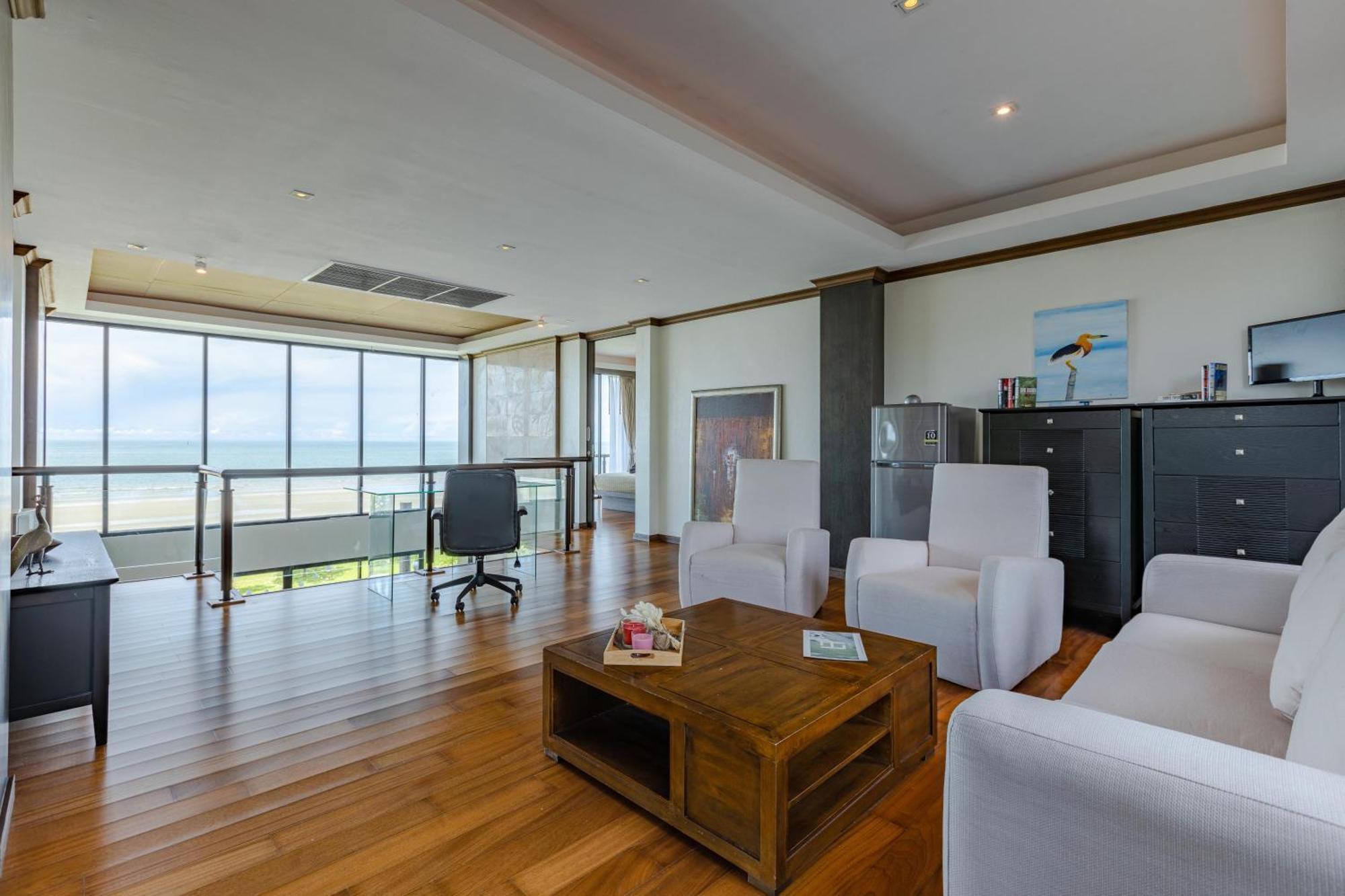 Beachfront Modern 4 Bedroom Pool Villa - Rv Хуа Хин Экстерьер фото