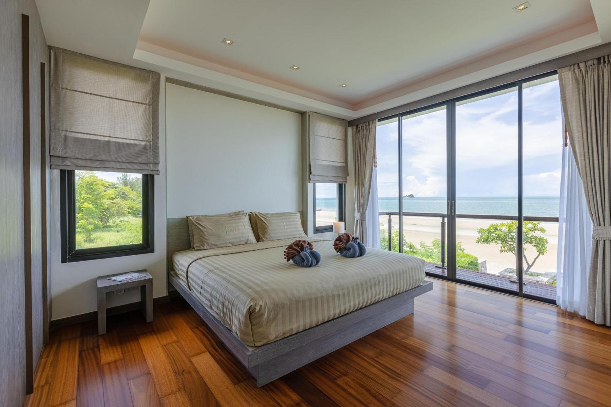 Beachfront Modern 4 Bedroom Pool Villa - Rv Хуа Хин Экстерьер фото