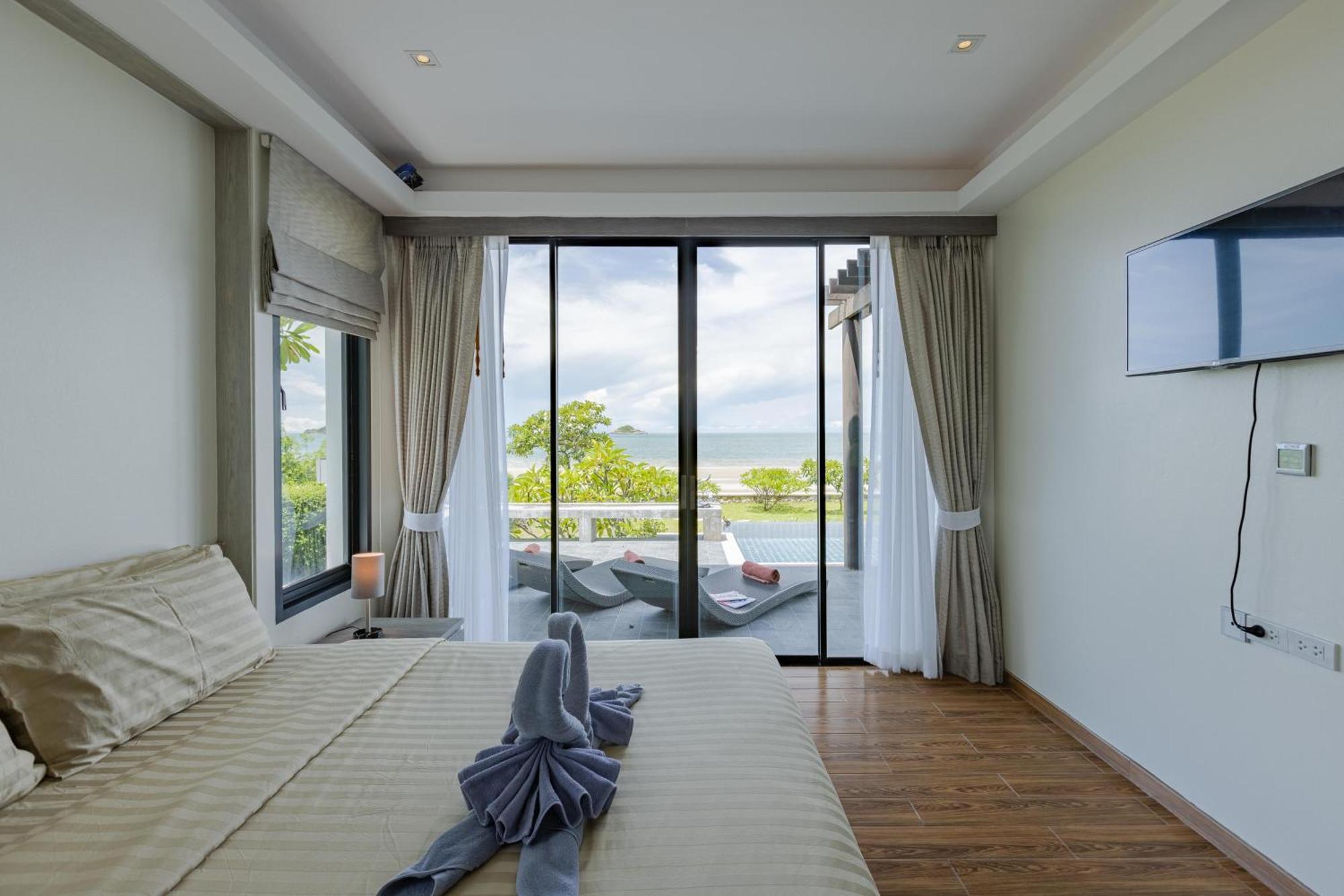 Beachfront Modern 4 Bedroom Pool Villa - Rv Хуа Хин Экстерьер фото